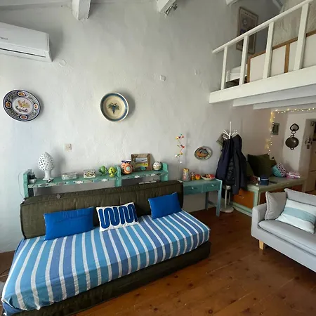 Tritzi House *