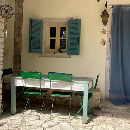 Tritzi House * Mesokhórion